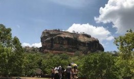 层岩舅卡池最新爆料,神秘角色即将登场，惊喜不断！